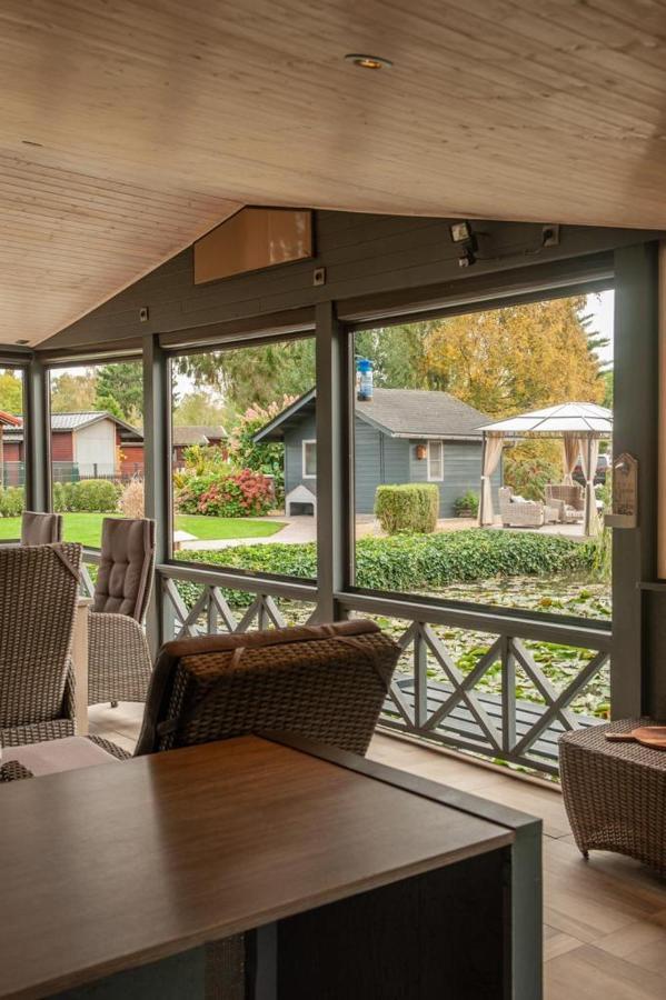 Prachtige Chalet Wabi Sabi Aan Het Water! Geel Exteriér fotografie