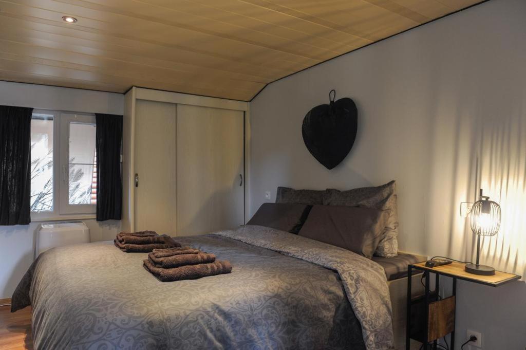 Prachtige Chalet Wabi Sabi Aan Het Water! Geel Exteriér fotografie