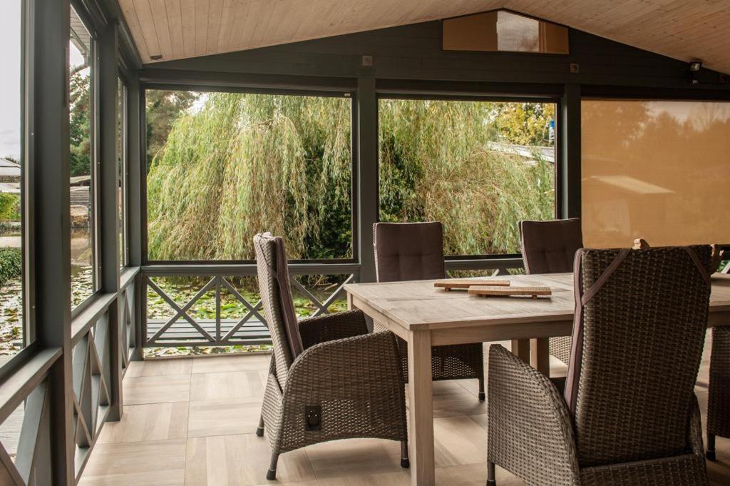 Prachtige Chalet Wabi Sabi Aan Het Water! Geel Exteriér fotografie